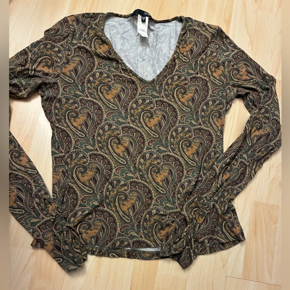 Les Copains Paisley Long-Sleeve V neck Slim Fit Top in Brown - Picture 7 of 12